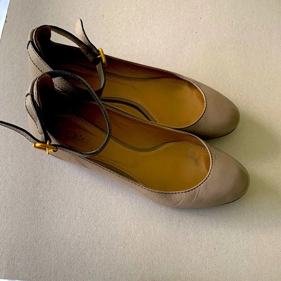 EUC womens CHLOE BALLET FLATS WITH ANKLE STRAP in taupe size 8.5 - Picture 2 of 14